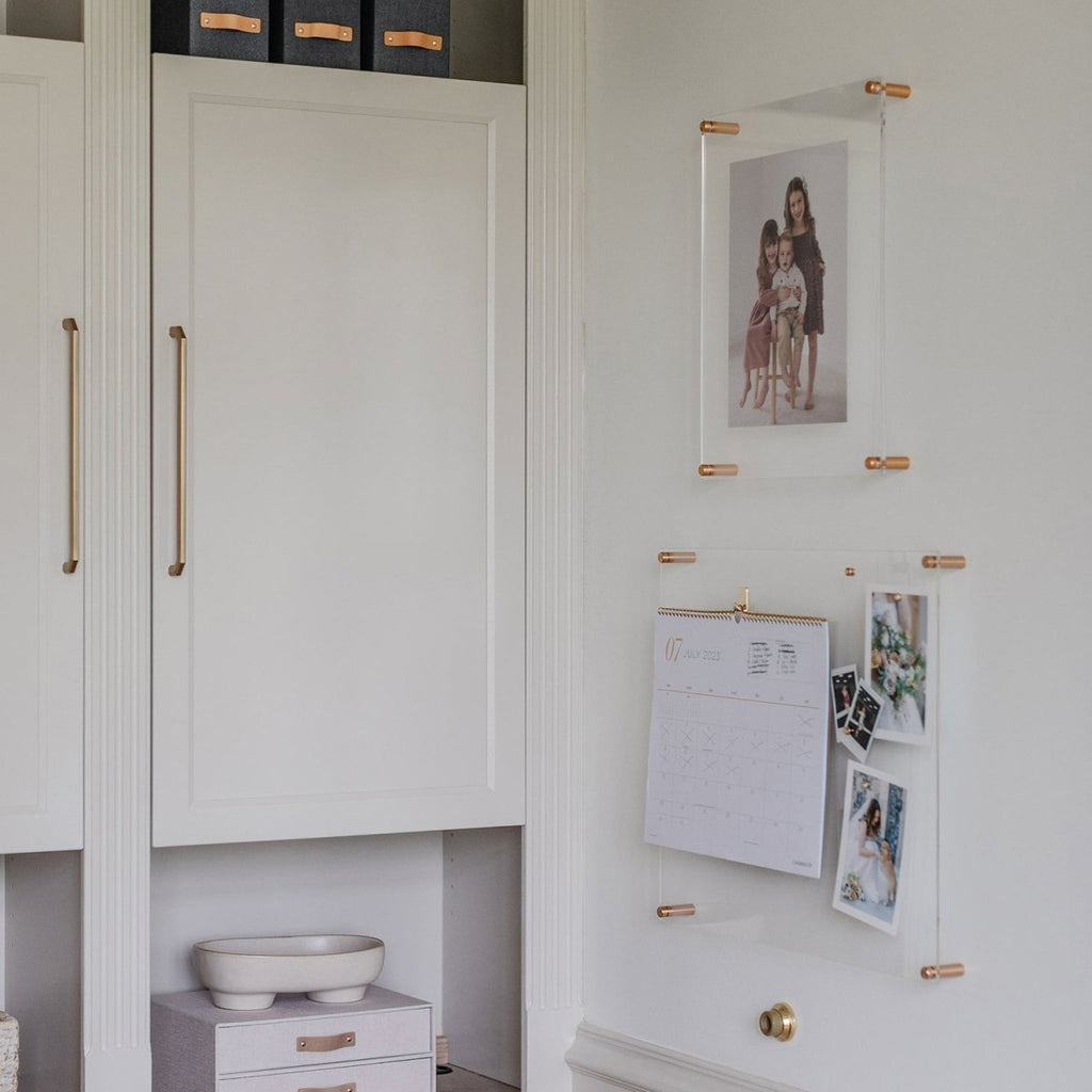 19" x 23" Easy Change Float Frame + Magnets for 16" x 20" Art - Liza Pruitt