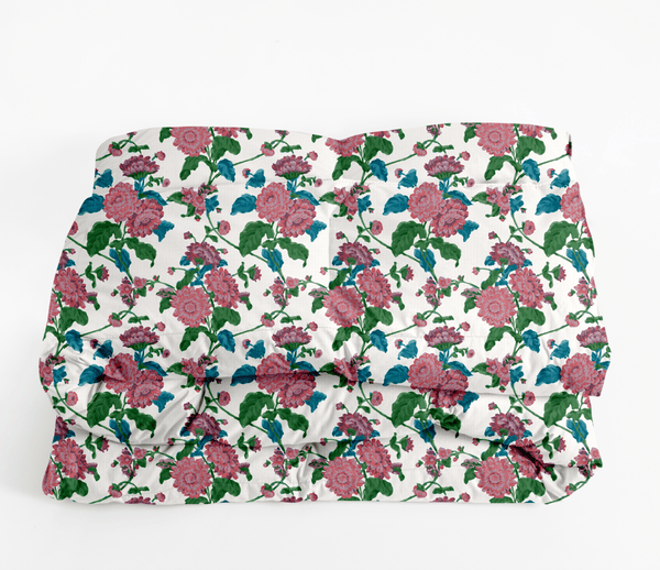 Britain in Lipstick Comforter - Liza Pruitt