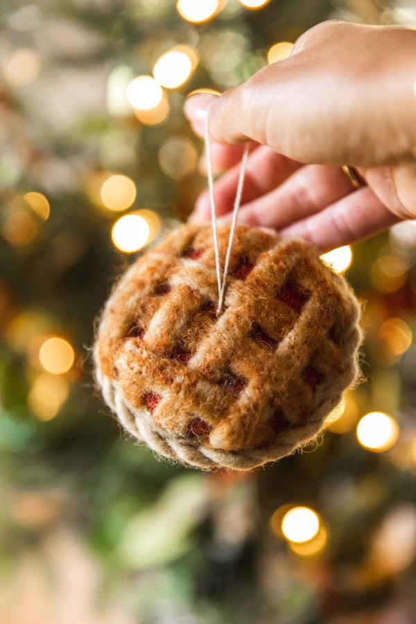 Granny's Apple Pie Felt Ornament - Liza Pruitt