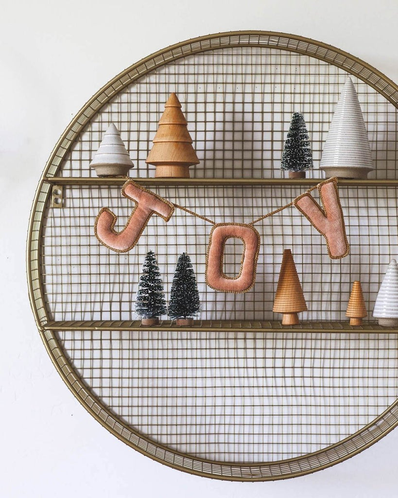 Holiday Greeting Garland - Liza Pruitt