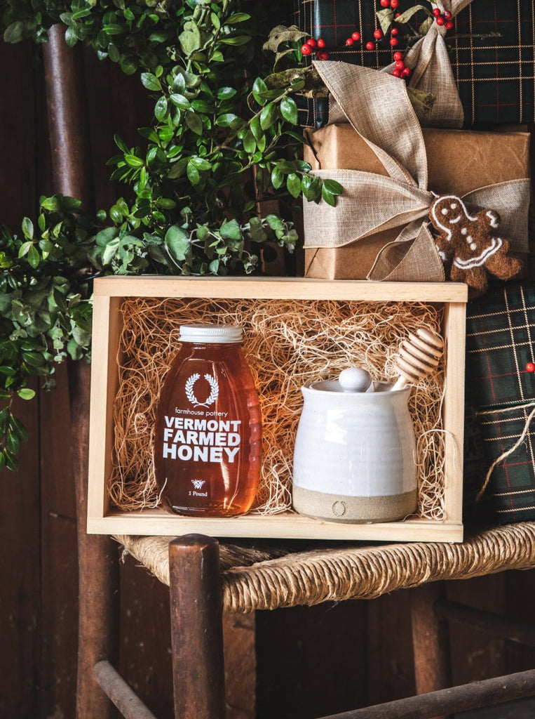 Honey & Beehive Honey Pot Gift Set - Liza Pruitt