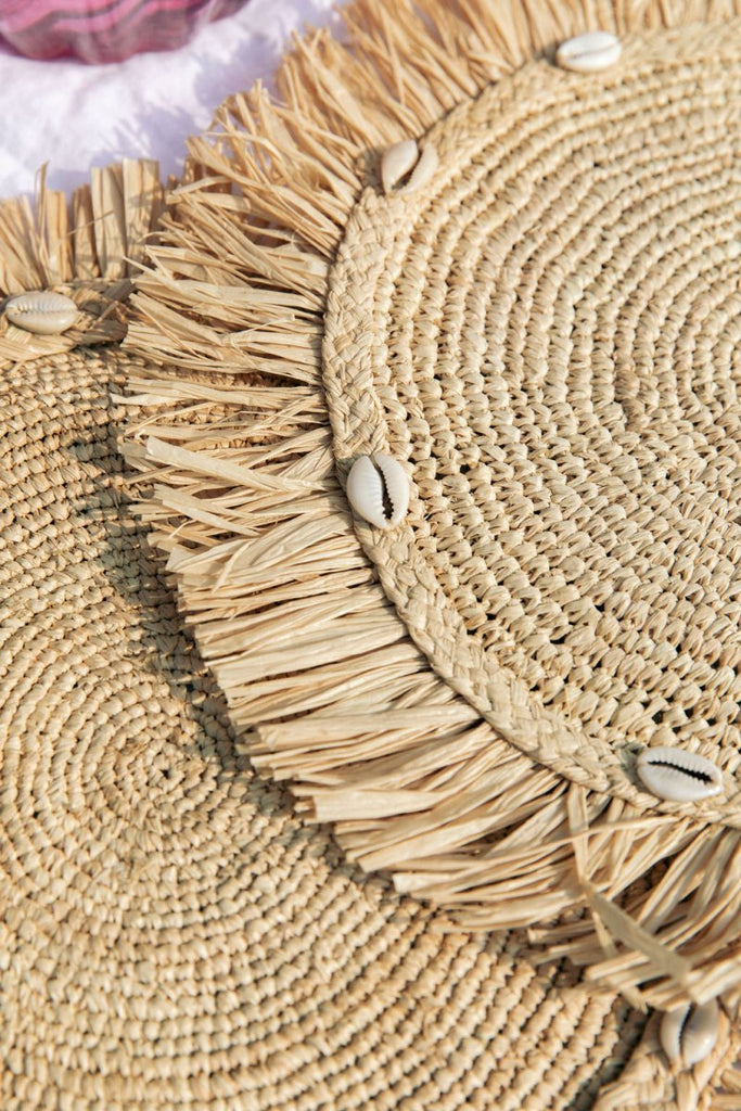 Round natural raffia tabletop with fringes, Woven raffia Placemat - Liza Pruitt